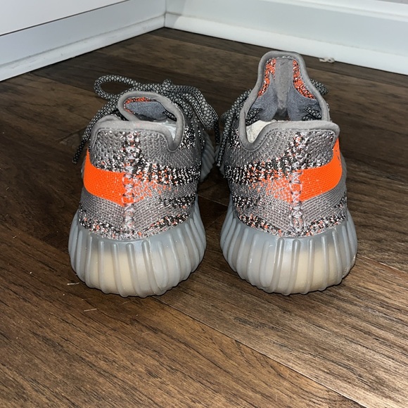 Yeezy Boost 350 V2 Beluga - Picture 4 of 11
